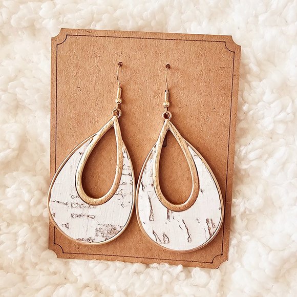 Jewelry - 5/$25 Gold and White Teardrop Earrings with Wood Texture